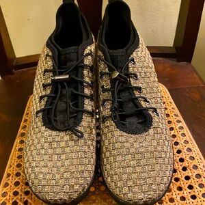 Steven Madden woven stretchy wedge slip ons
